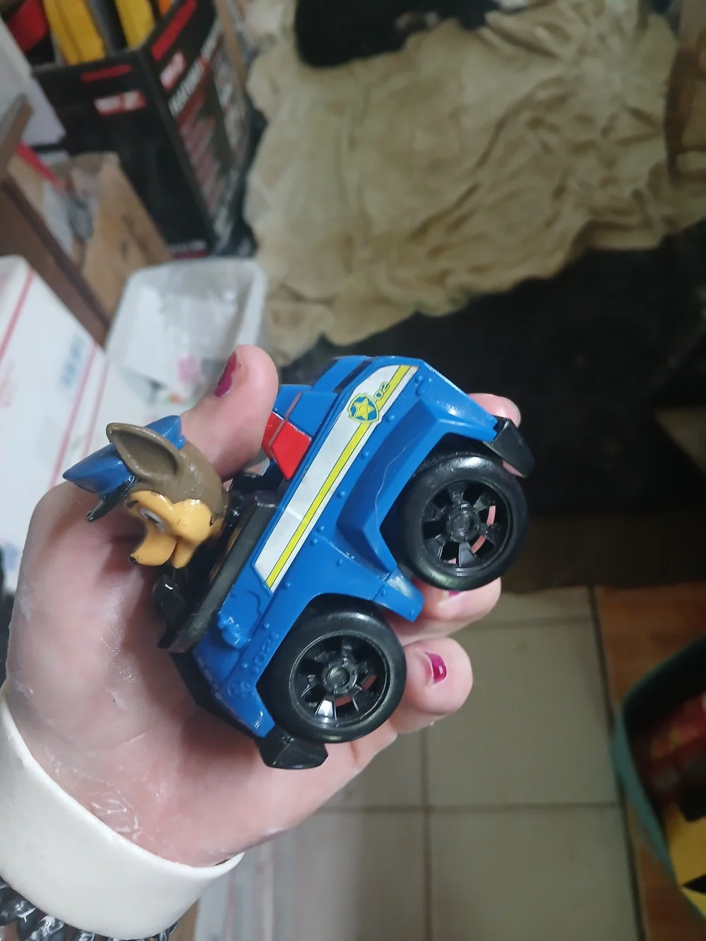 Spin Master Paw Patrol Rescue Racer featuring Chase in his signature blue police